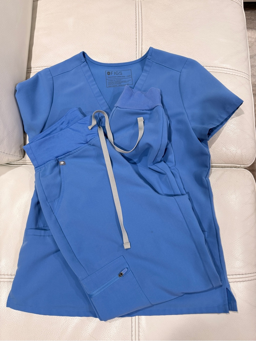 FIGS Scrub Set in Ceil Blue in Size XXS/ S